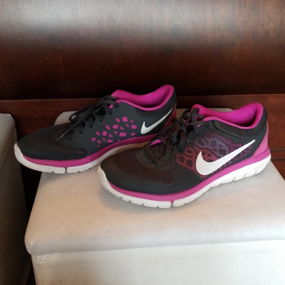 Nike Flex Athletic Shoes